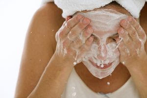 能夠清除卸妝或洗臉時殘留的髒汙