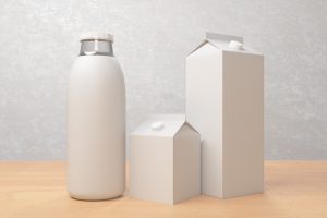 不同的包裝選擇：寶特瓶、罐裝、鋁箔包等