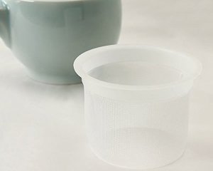聚丙烯製的濾茶器：較不耐熱，容易染上茶漬