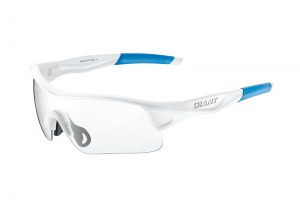 “透明鏡片”保護雙眼且不影響視線
