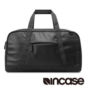 1. INCASE EO Travel Duffel 可摺疊筆電行李袋