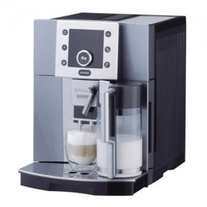 全自動咖啡機：磨豆、沖泡一次滿足