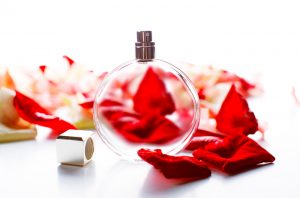香精（Parfum）：香氣濃郁、單價偏高