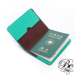 書套型：只收納護照，確實保護
